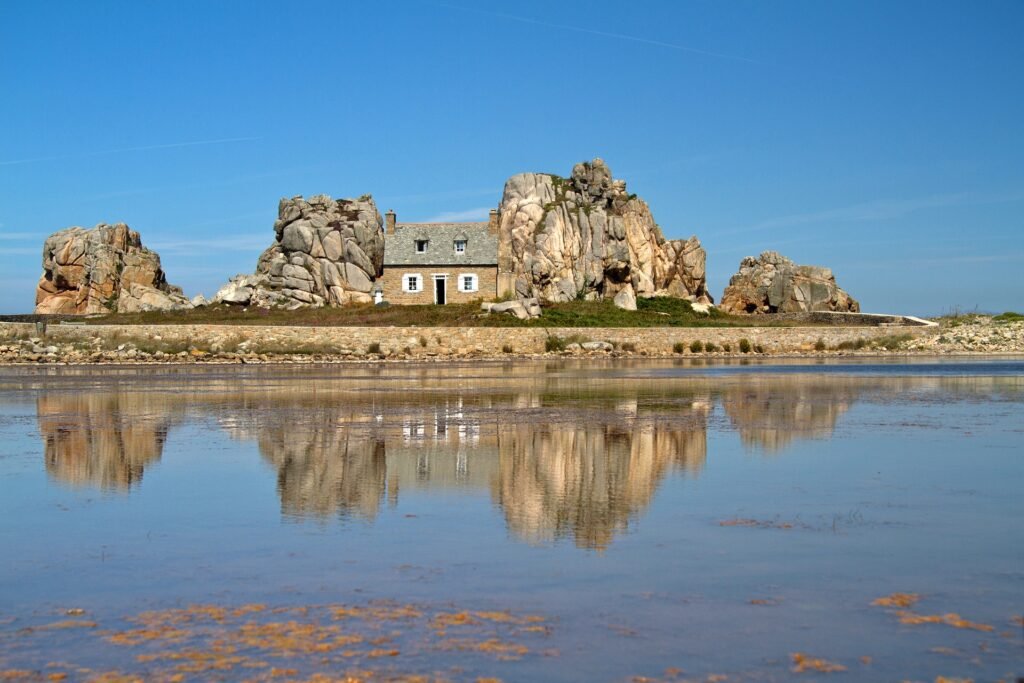 lyserød granit kyst